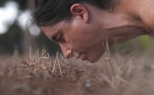 הילה בן ארי, תנועה בין קווים שבורים - מחווה להדה אורן, 2017, פרט ממיצב וידיאו. צלם אסף סבן 